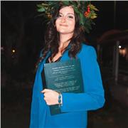 Laureata in Farmacia e abilitata come farmacista impartisce lezioni di biologia